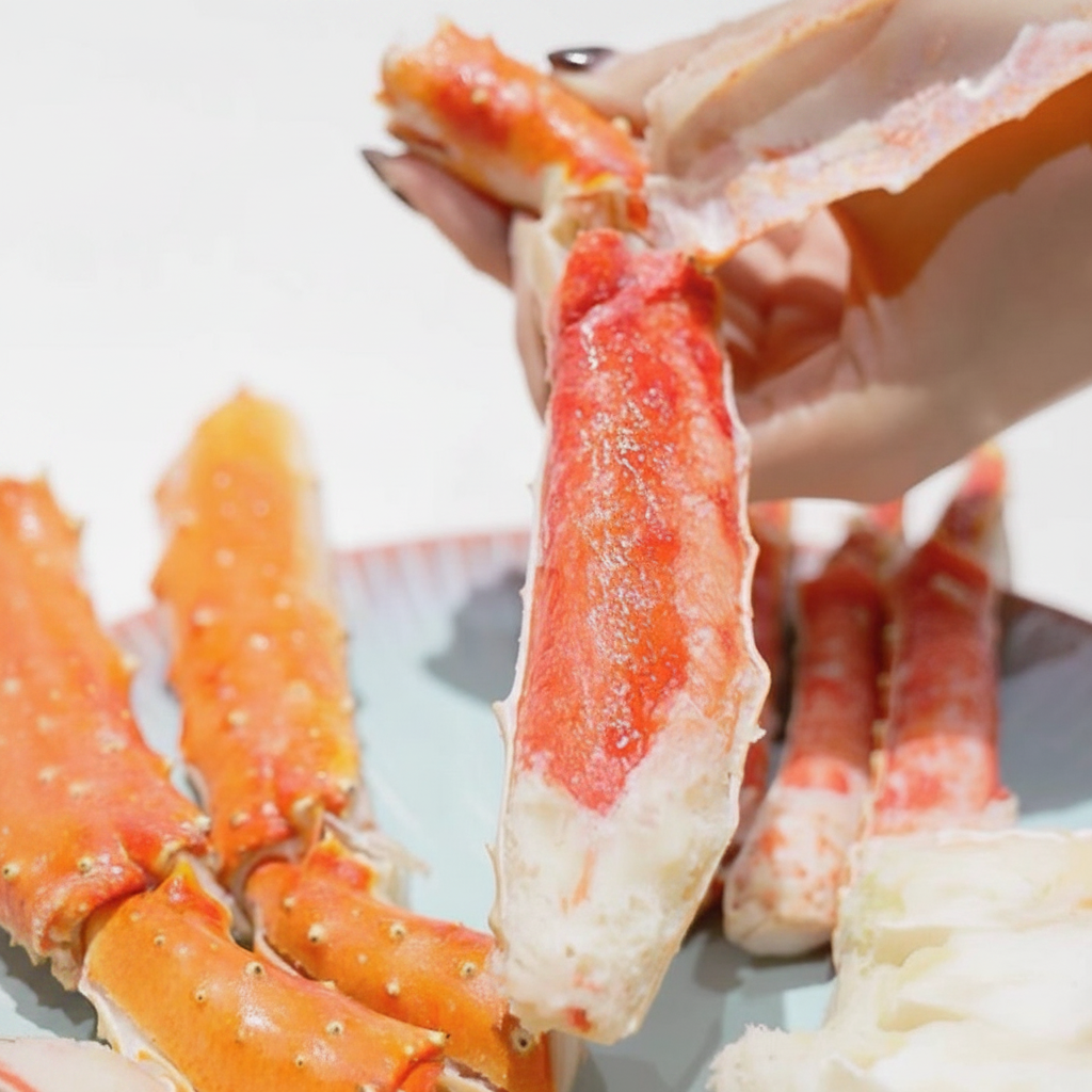🧊 Flash-Frozen Excellence:Super Colossal Russian King Crab Legs
